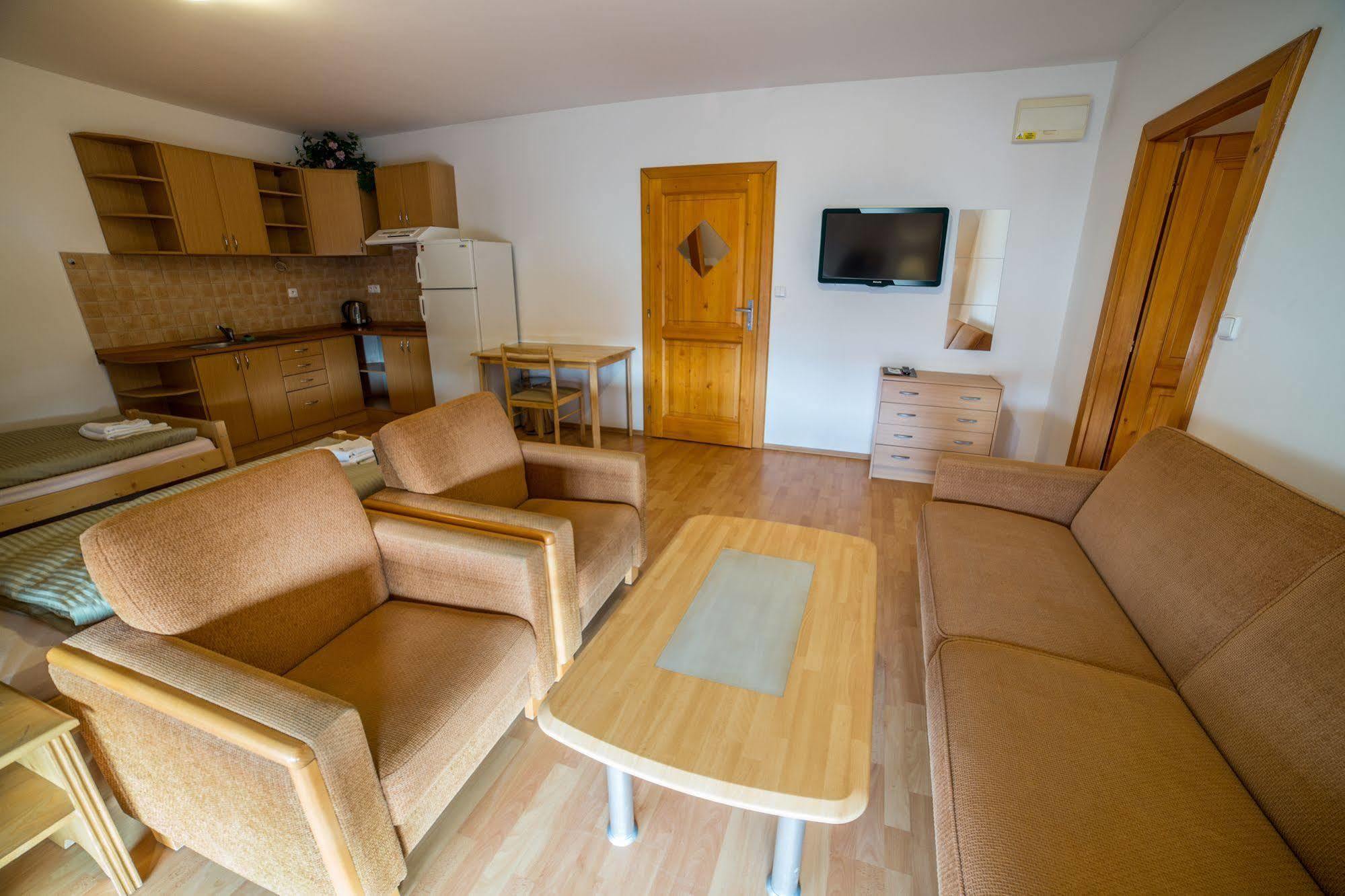 Hotel Farma Ptyrov Mnichovo Hradiště Esterno foto
