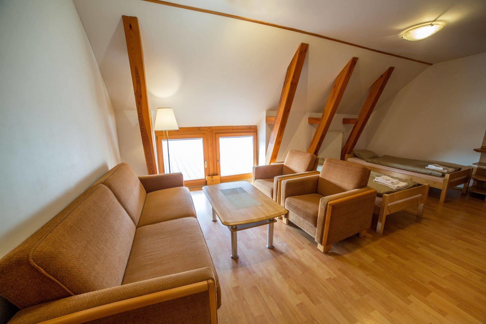 Hotel Farma Ptyrov Mnichovo Hradiště Esterno foto